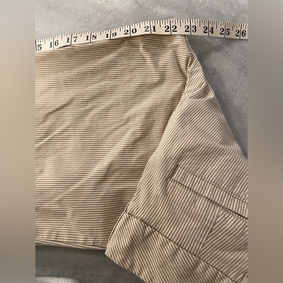 Old Navy Size 8 Khaki Cream Stripe Stretch Mid Rise Straight Leg Cropped Pants - Picture 12 of 12